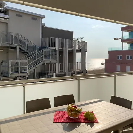 Beachside Flat Equipped With Everything Need アパート リニャーノ・サッビアドーロ